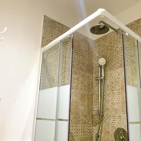 Apartment La Magia Di Carla - Boutique In - Location Near And Train Station Nettuno